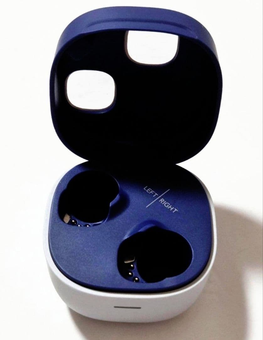 オーディオテクニカ　ワイヤレスイヤホン　ATH-SQ1TW2 NRD　新品に近い