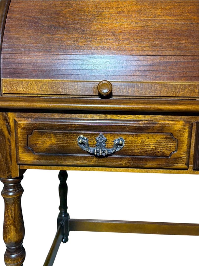 札幌市内引取・札幌市内配送可‼️カリモク コロニアル ライティング ビューロー