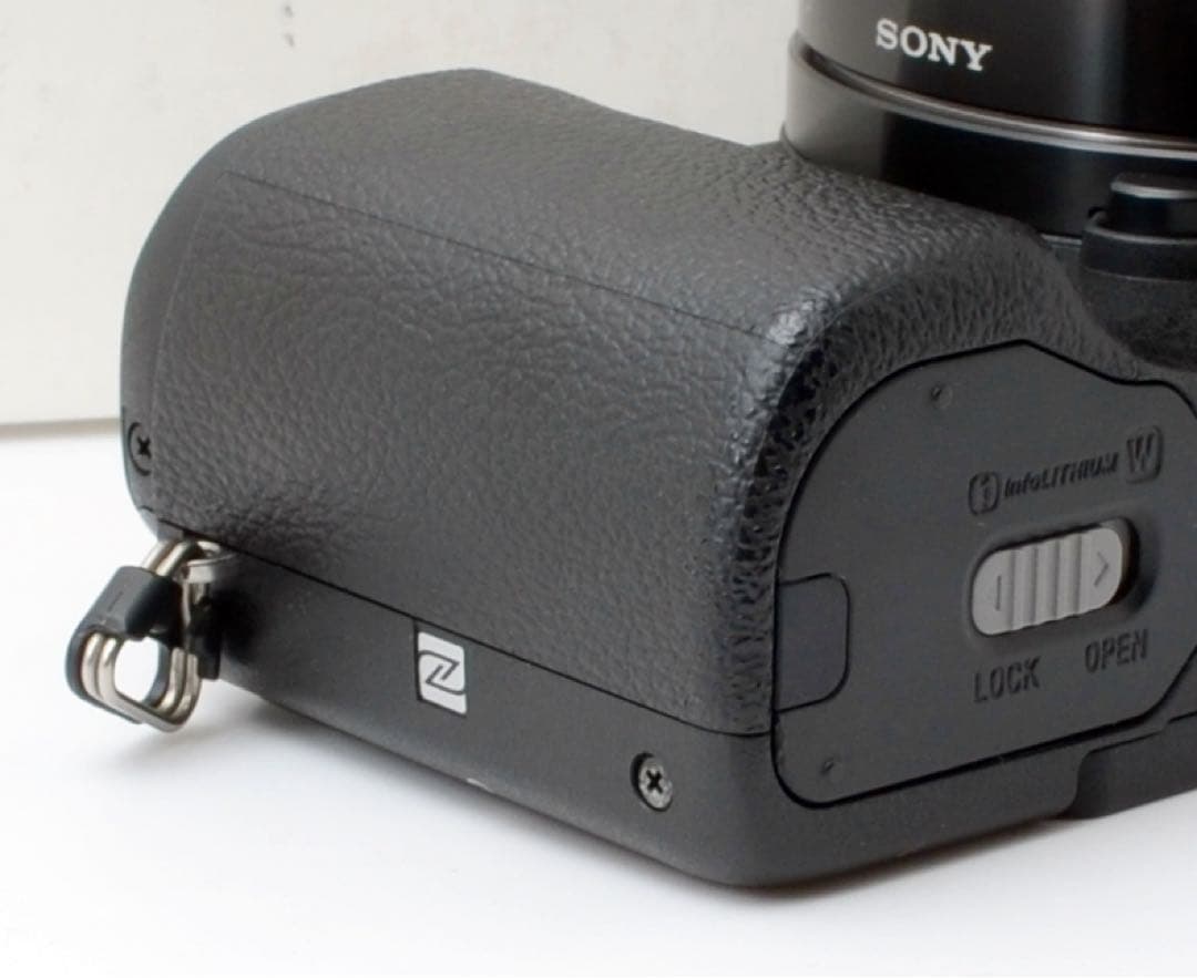 専用S数約2400回！SONY α5100★高性能ミラーレス★Wi-Fi内蔵