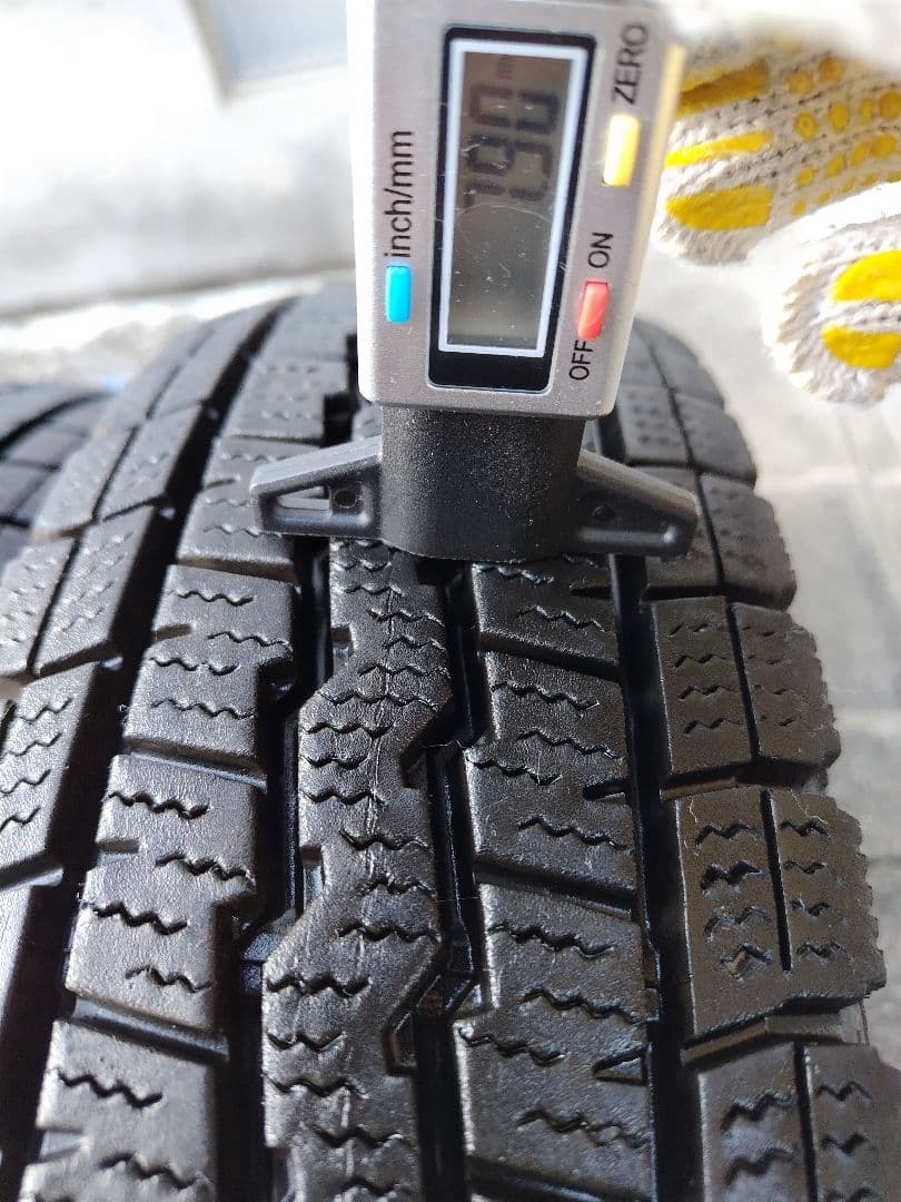 145R12・LT【1/2】軽トラ用スタッドレス・鉄ホイール付、２本分割