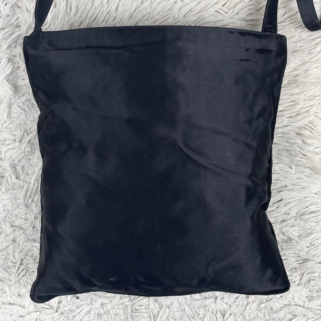 美品 プラダ サテン ショルダーバッグ ロゴプレート ファスナー ブラック