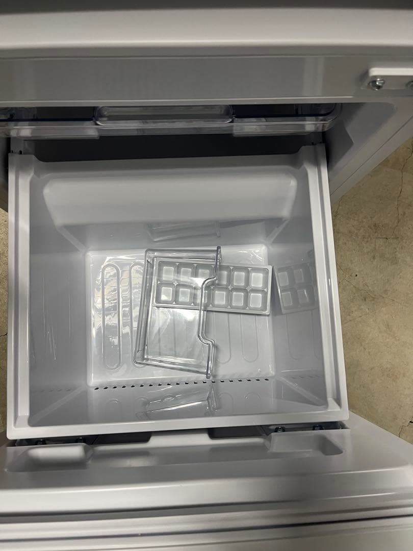 2023年製 SHARP 冷凍冷蔵庫 SJ-D18J-W 白 ホワイト T