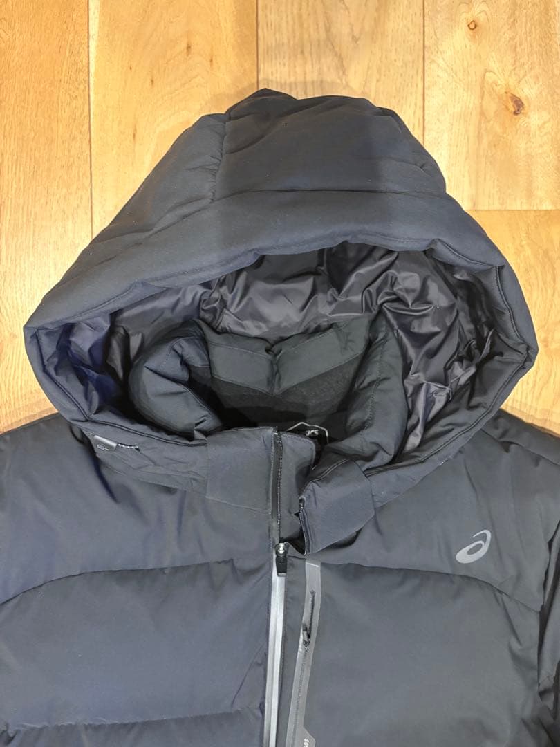 ASICS ダウンジャケット 取り外しフード付き　人気