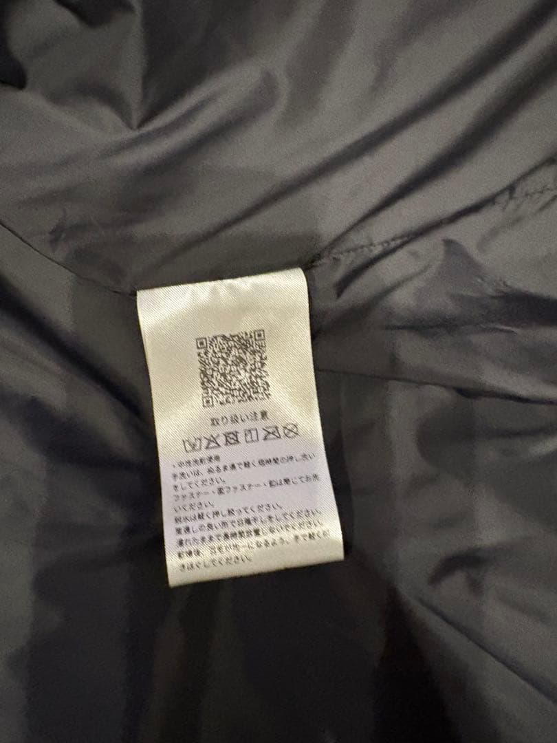 ASICS ダウンジャケット 取り外しフード付き　人気