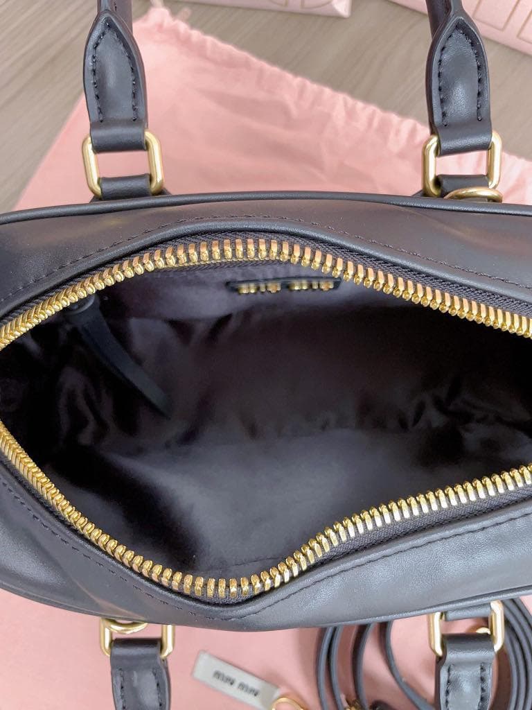 miu miu ボウリングバッグ　ブラック