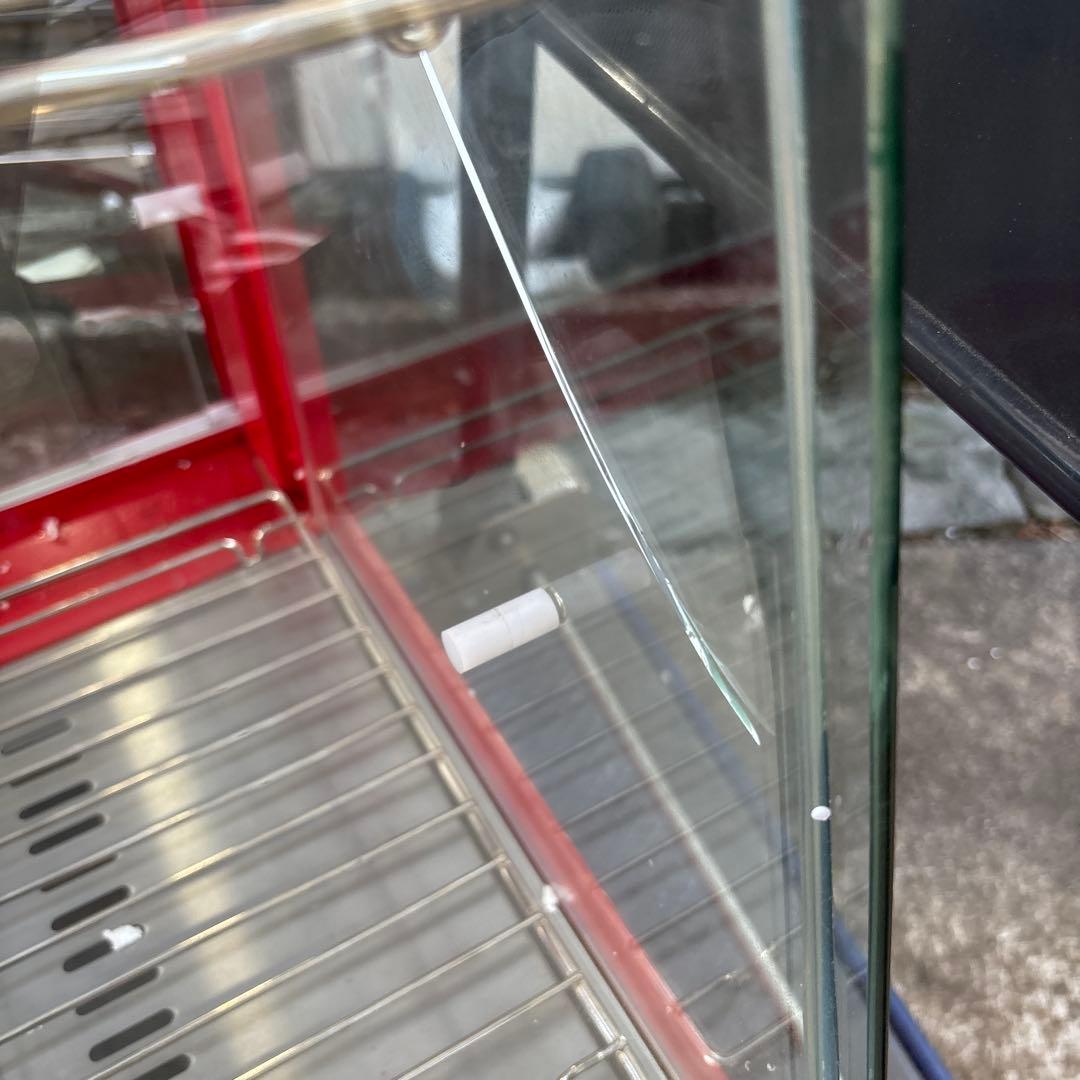赤いガラスショーケース 中型未使用品傷あり