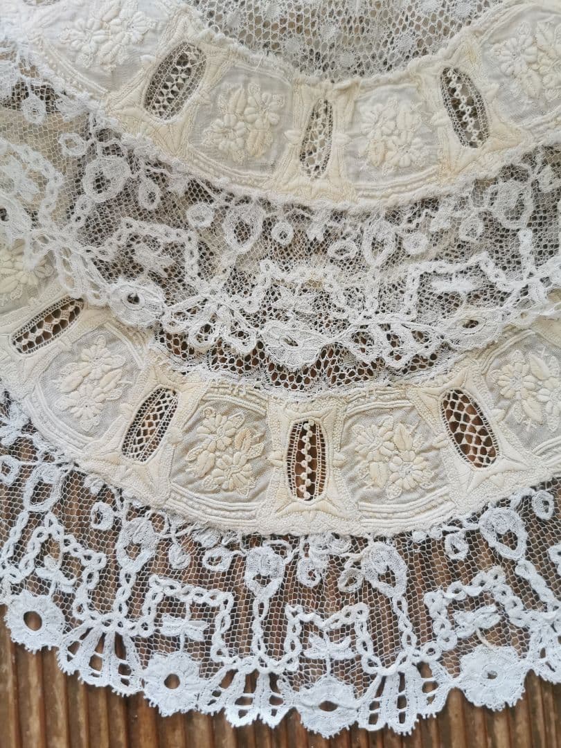 アンティーク フランス ノルマンディーレース ブリュッセルアップリケ＆ガロン刺繍