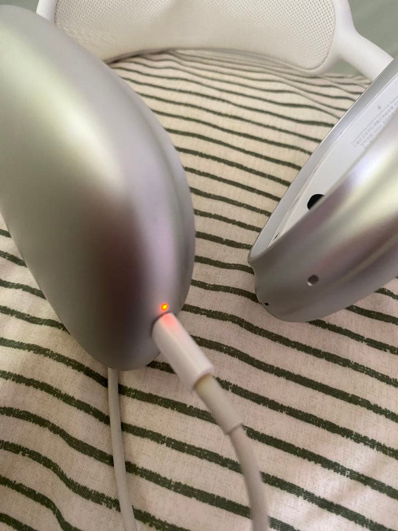 ワイヤレスヘッドホン AirPods Max シルバー