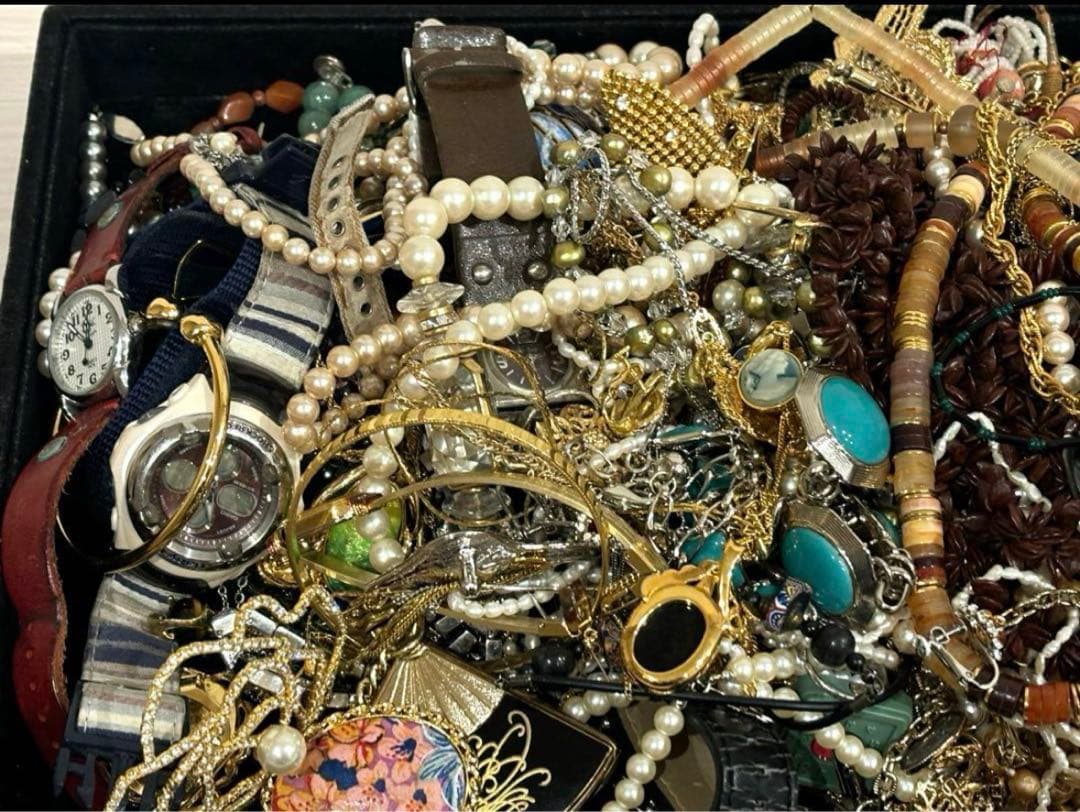 【在庫処分】イミテーションアクセサリー約2.3+3＝約5.3kgまとめ売り