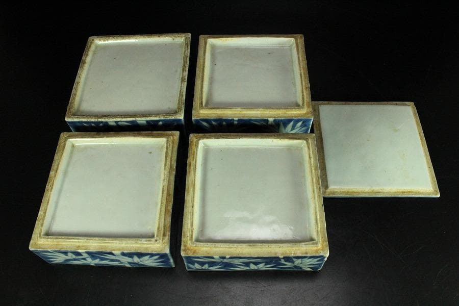 中国美術 青花 白抜 笹紋 段重 高18.5cm 清(K-LC670)