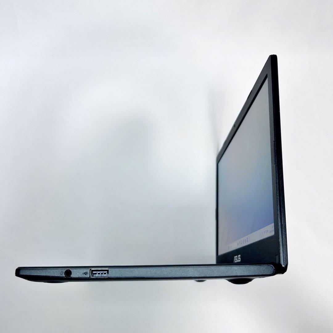 【美品】レアカラー｜ASUS ｜テンキー付きタッチパッド ｜2024年製｜SSD