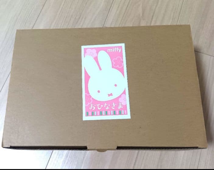 【ラッピング可✨】吉徳 ミッフィー 磁器雛人形 5人飾り 新品未使用