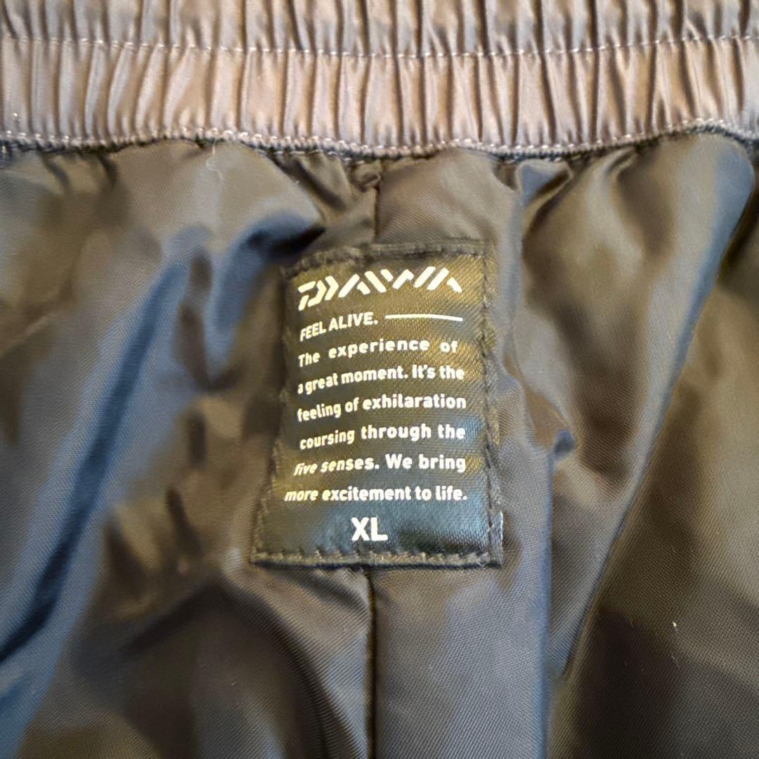 DAIWA ダイワ　ウォームアップスーツ　セットアップ　中　　防寒　釣り