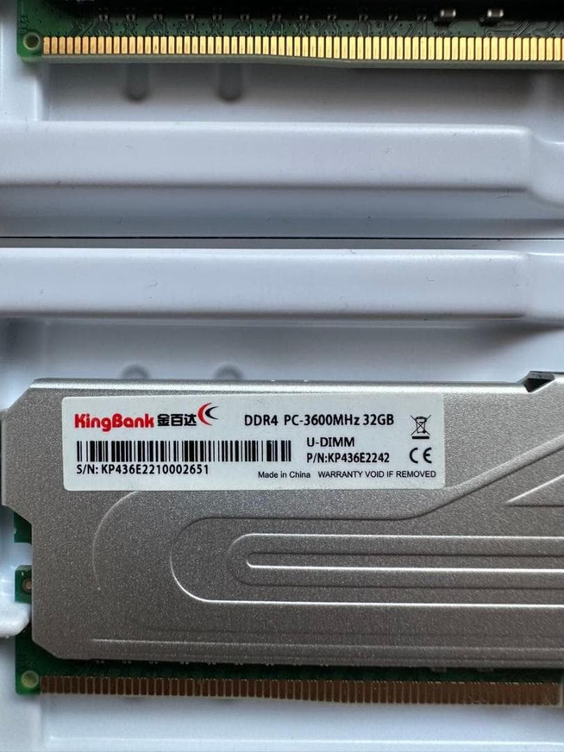 使用極少 KingBank DDR4 32GB x2 3600MHz メモリ