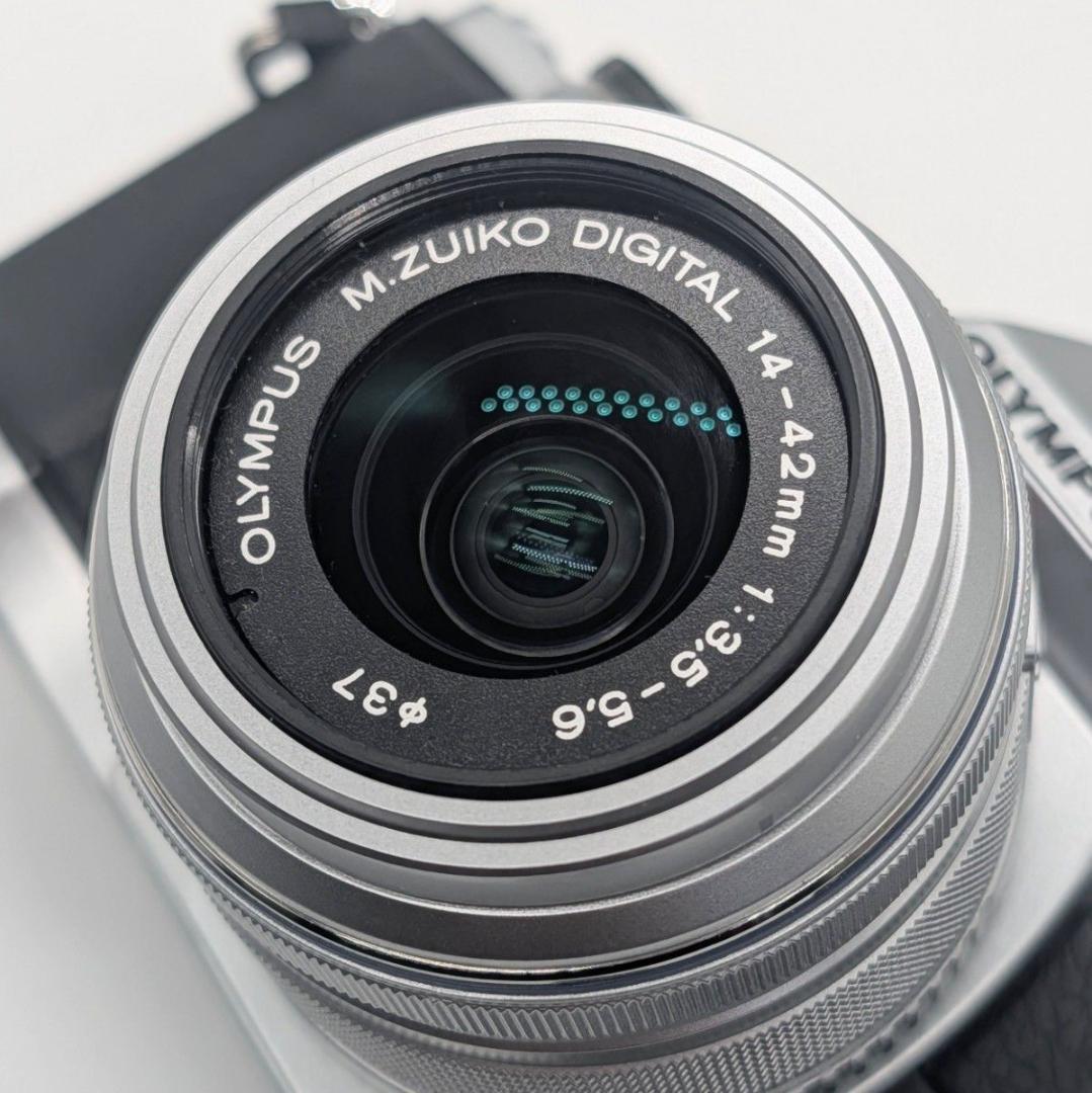 【美品】OLYMPUS OM-D E-M10 レンズキット Wi-Fi搭載