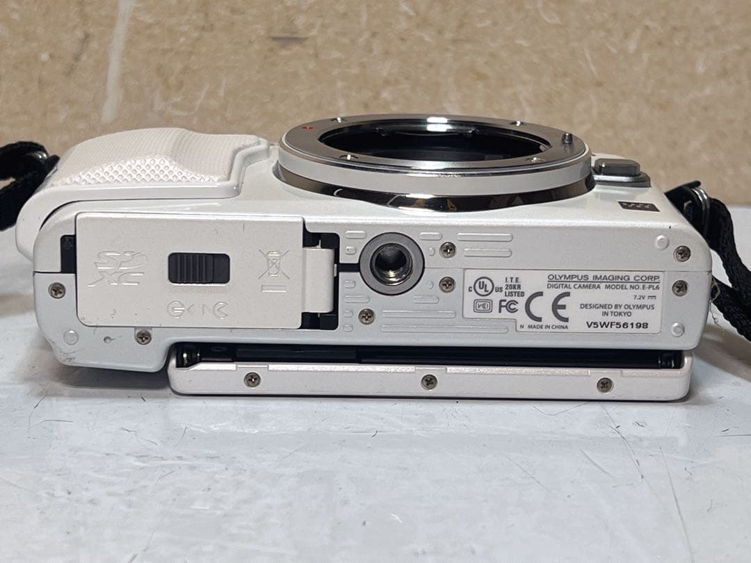 OLYMPUS PEN Lite E-PL6 ホワイト