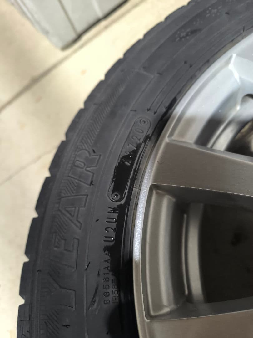 ［バリ溝]165/70R14ホイール付きスタッドレスタイヤ