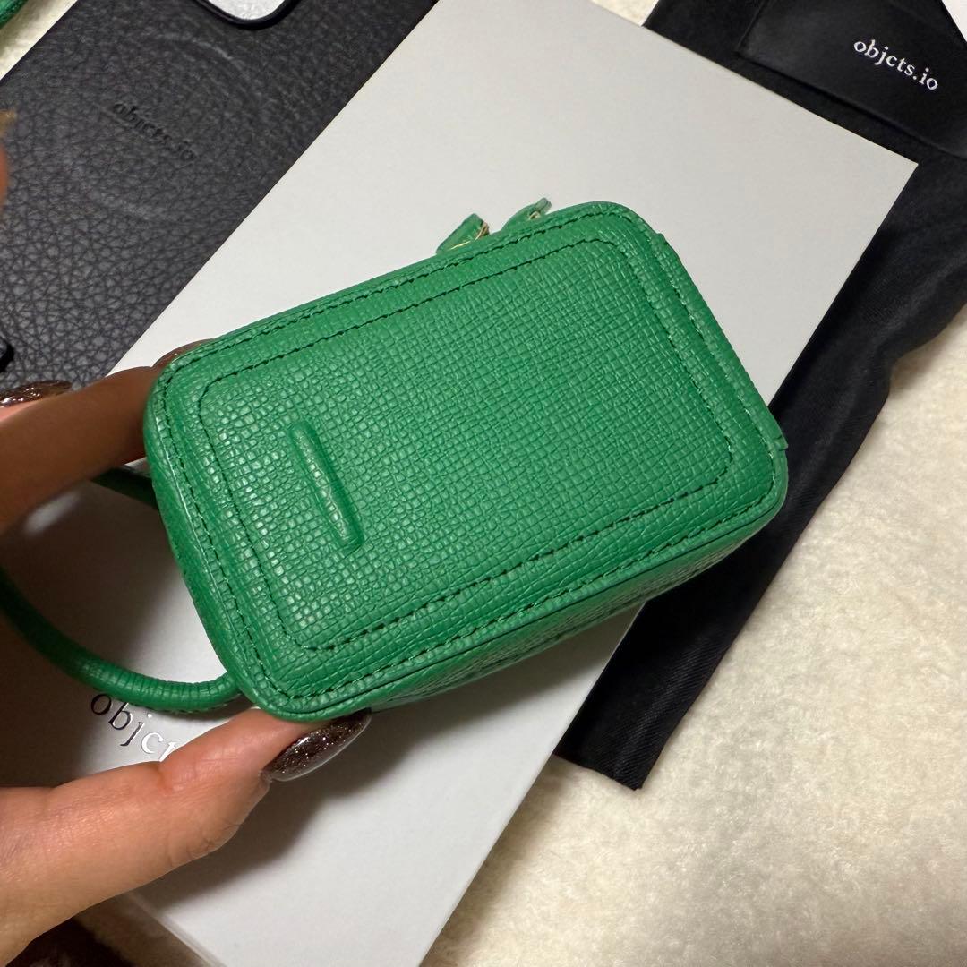 objcts.io スマホショルダー16promax ストラップ付きiPhone