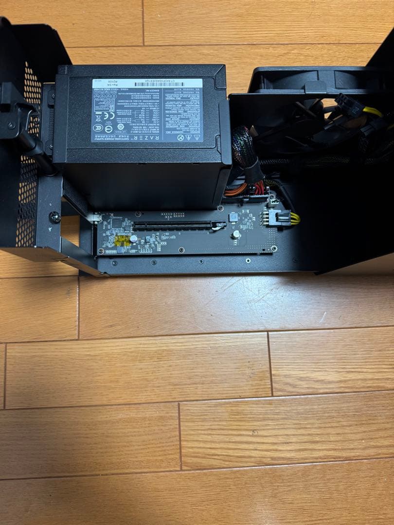 Razer Core X 外部GPUボックス 650w