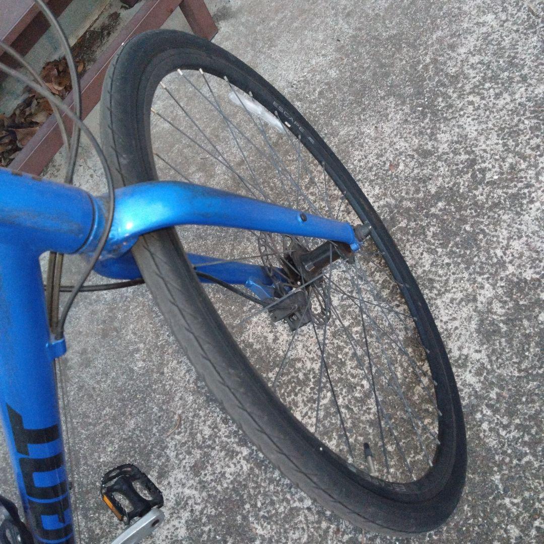 GIANT ESCAPE R DISC　青いクロスバイク