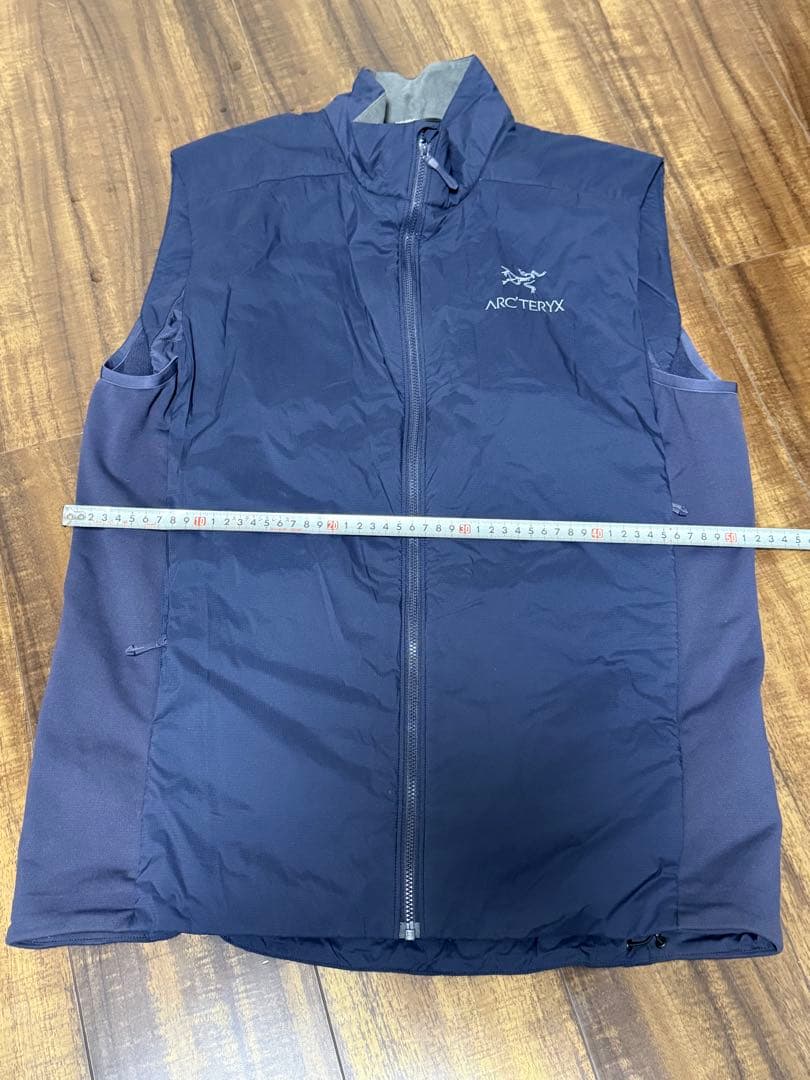 アークテリクス atom ベスト