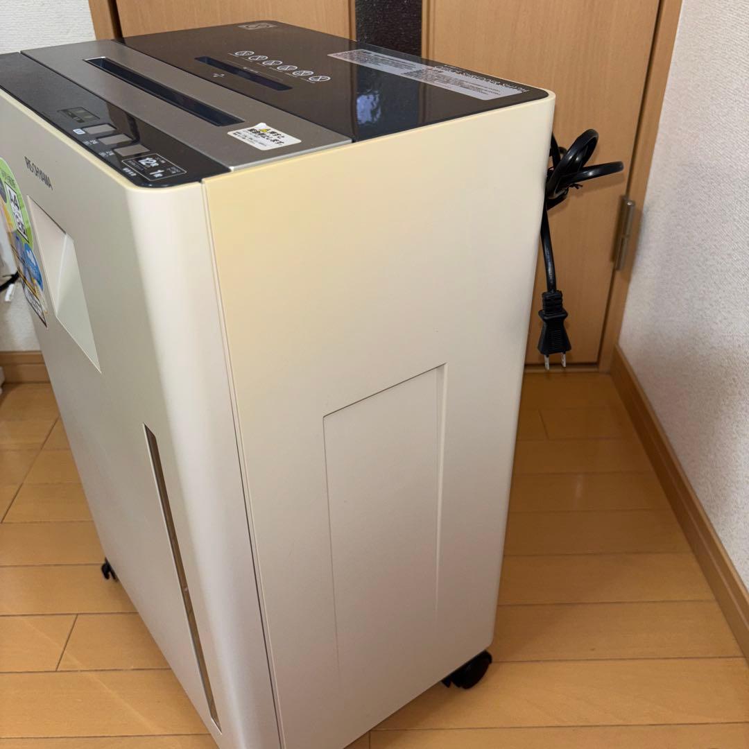アイリスオーヤマ 電動シュレッダー SH12H (静音・A4・12枚細断)