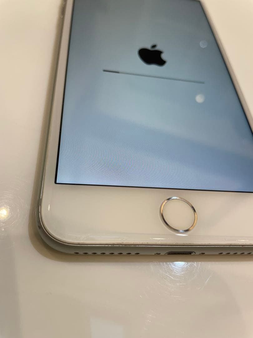 Apple iPhone 8 Plus シルバー MQ9L2J/A 64GB