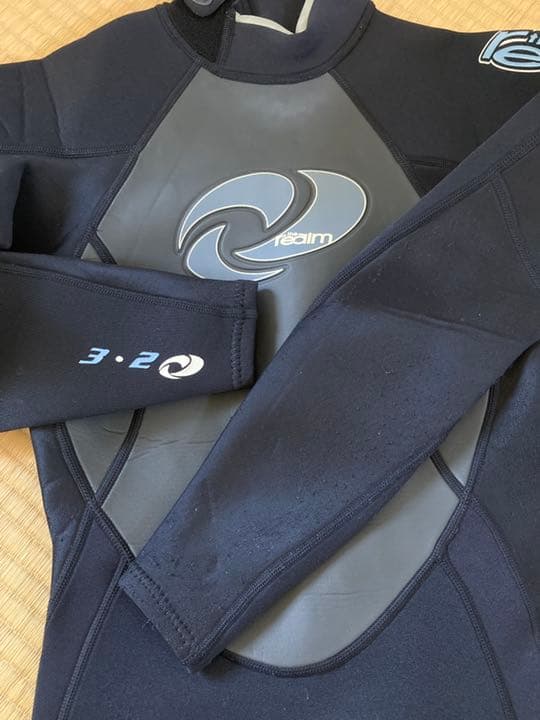 The Realm WETSUIT ウェットスーツ　サイズ6