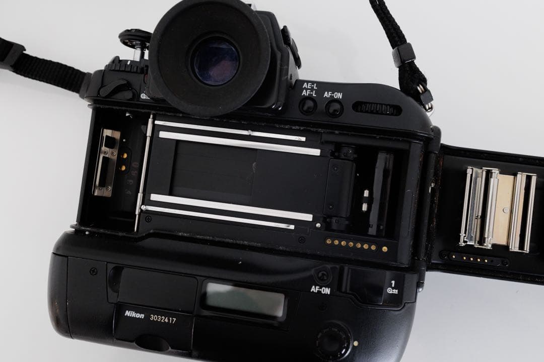 Nikon F5 一眼レフカメラ　ボディ 中古　通電確認済み