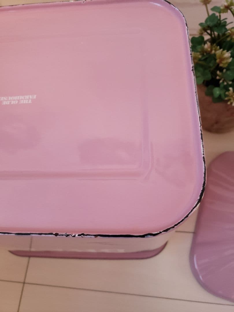 オールドファームハウスホーロー缶