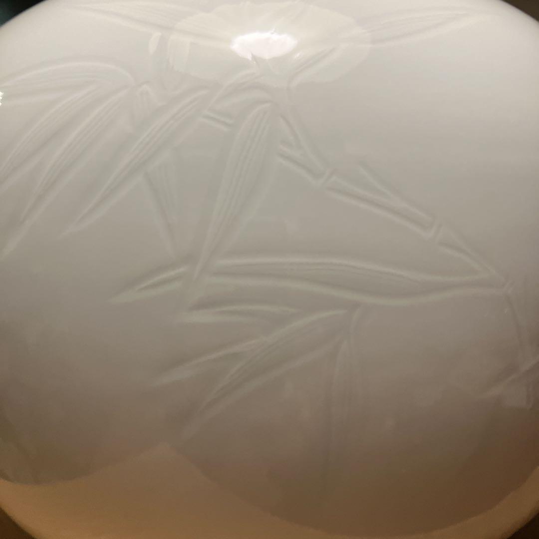 人間国宝　井上萬二　白磁彫文　壺　竹　笹　有田焼　白磁