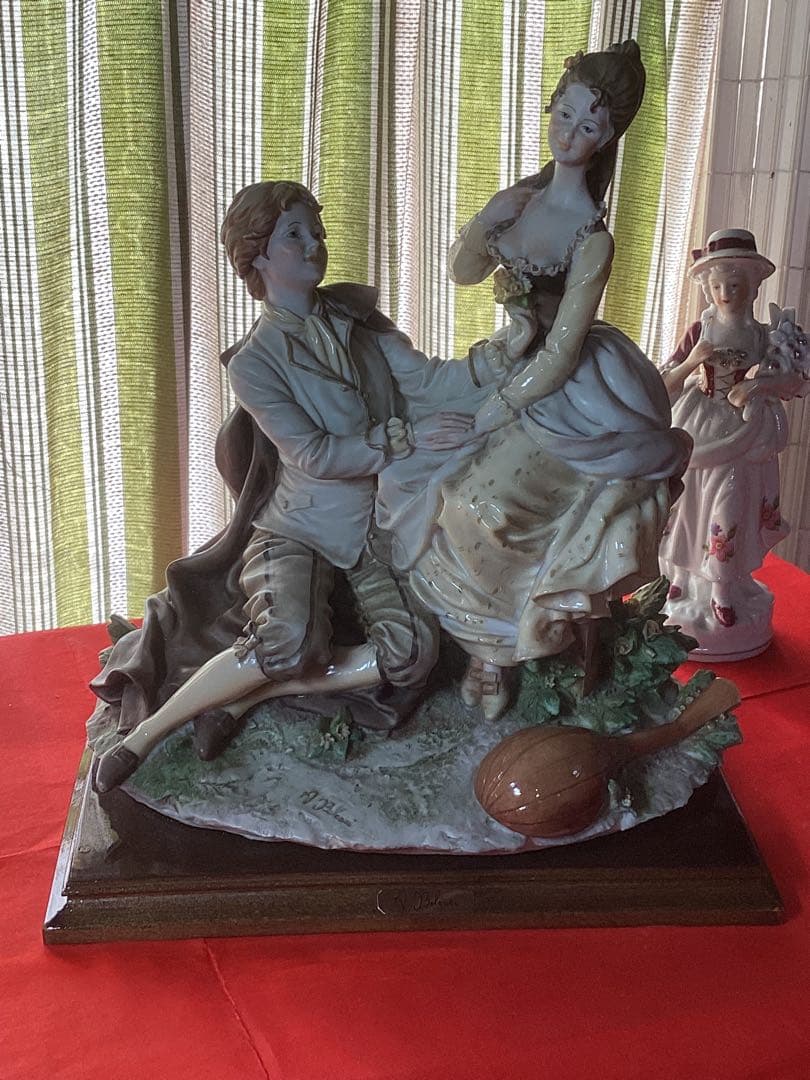 イタリア製 置物 フィギュア 幅 27㎝ 高さ 30㎝ 奥行 18㎝ 重さ5kg