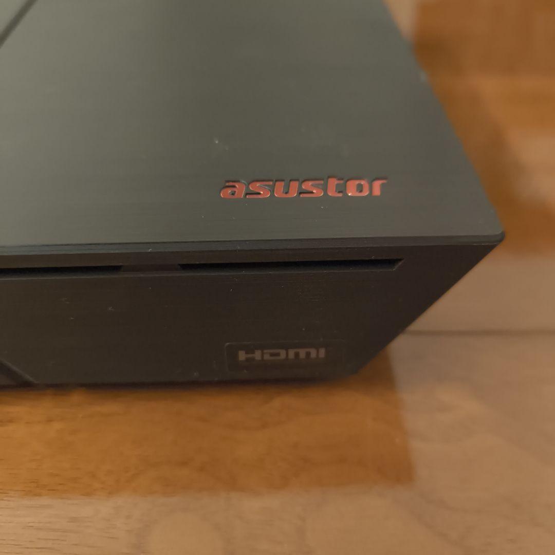 Flashstor 12 Pro 12スロットNVMe 10GbE