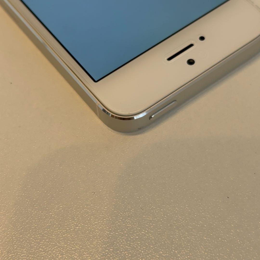 極美品　iPhone5s シルバー　32GB 本体