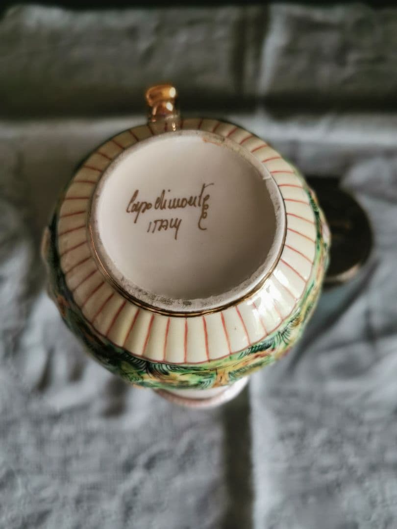 アンティークイタリア カポディモンティ 子供と鳥の実りの草原 収穫 クリーマー