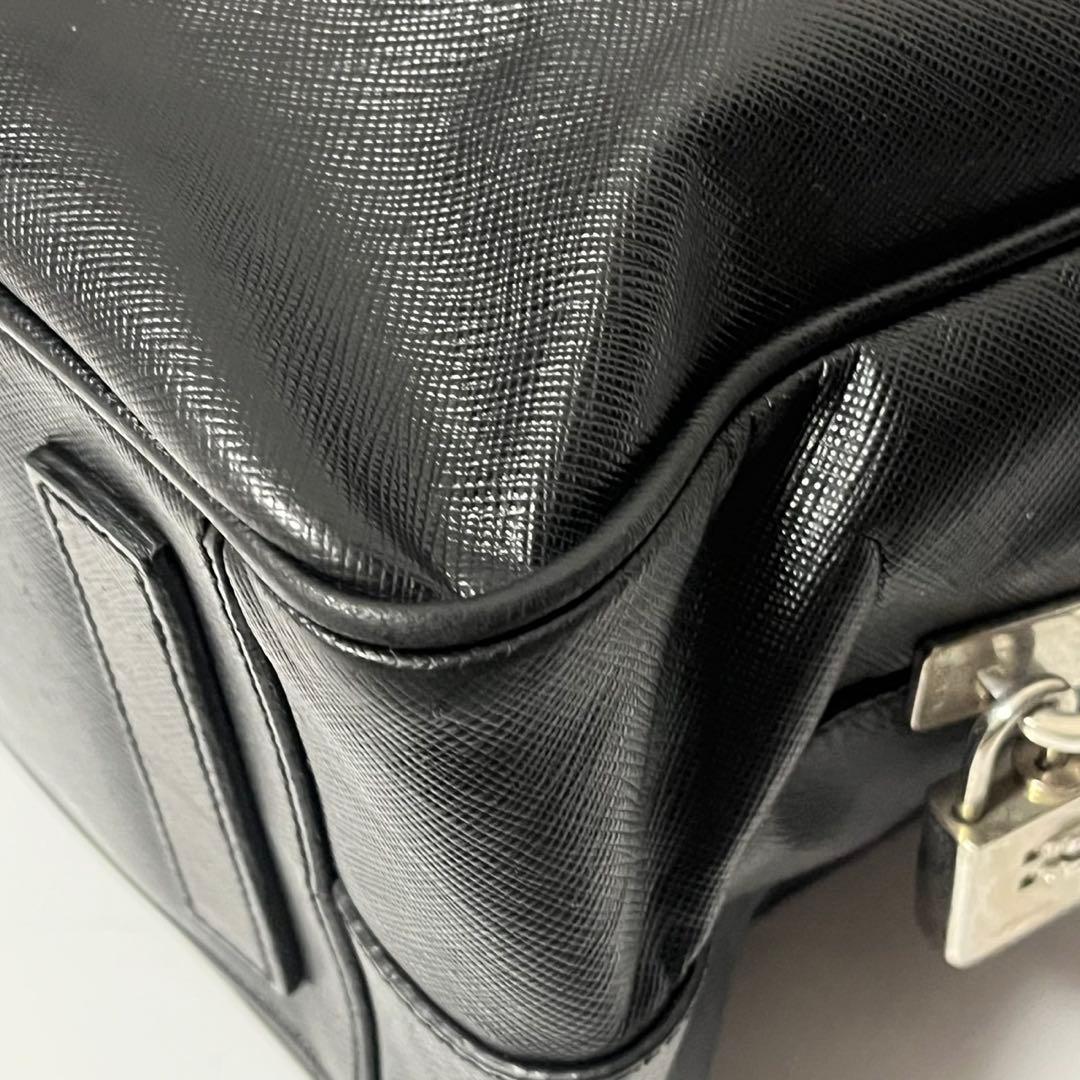 ✨良品✨　PRADA ビジネス　ハンドバッグ　レザー　革　　黒　レザー