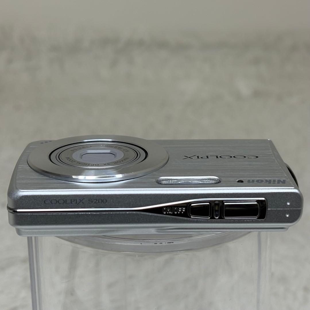 美品　Nikon カメラ　COOLPIX S200 充電器　箱　コンデジ　動作品