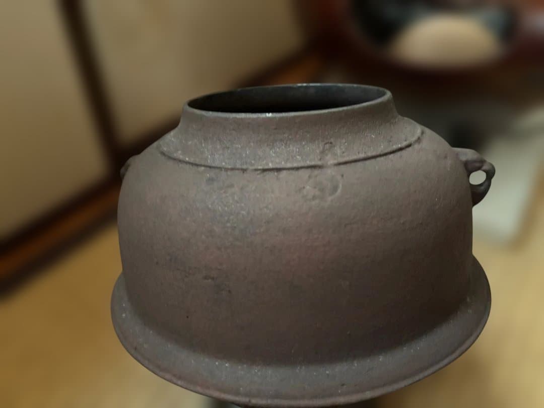 真形釜添唐銅朝鮮風炉