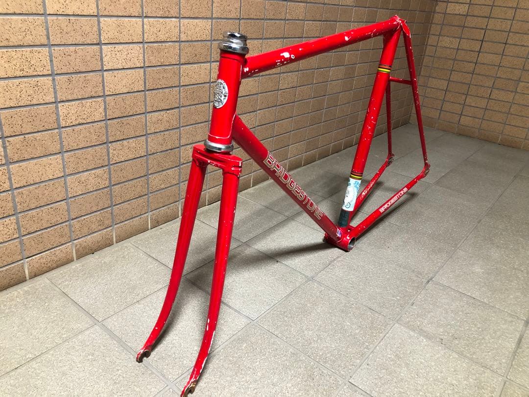 BRIDGESTONE 赤 ピストフレーム