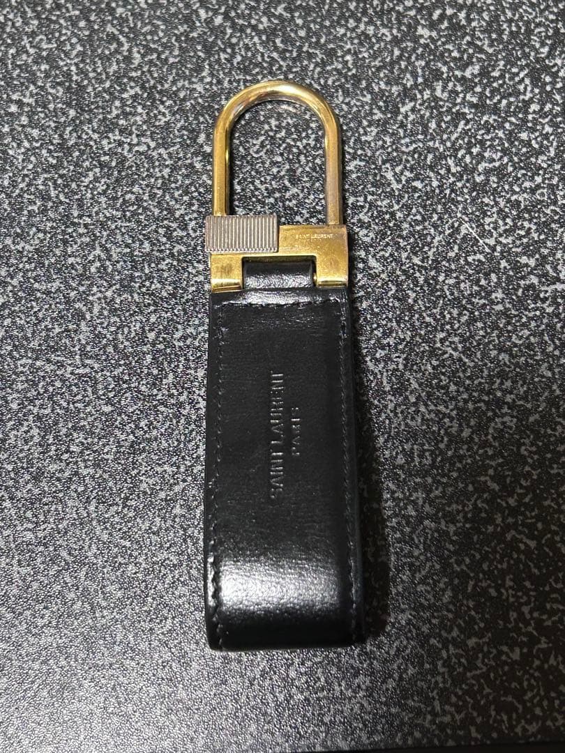 SAINT LAURENT 黒 レザー キーホルダー