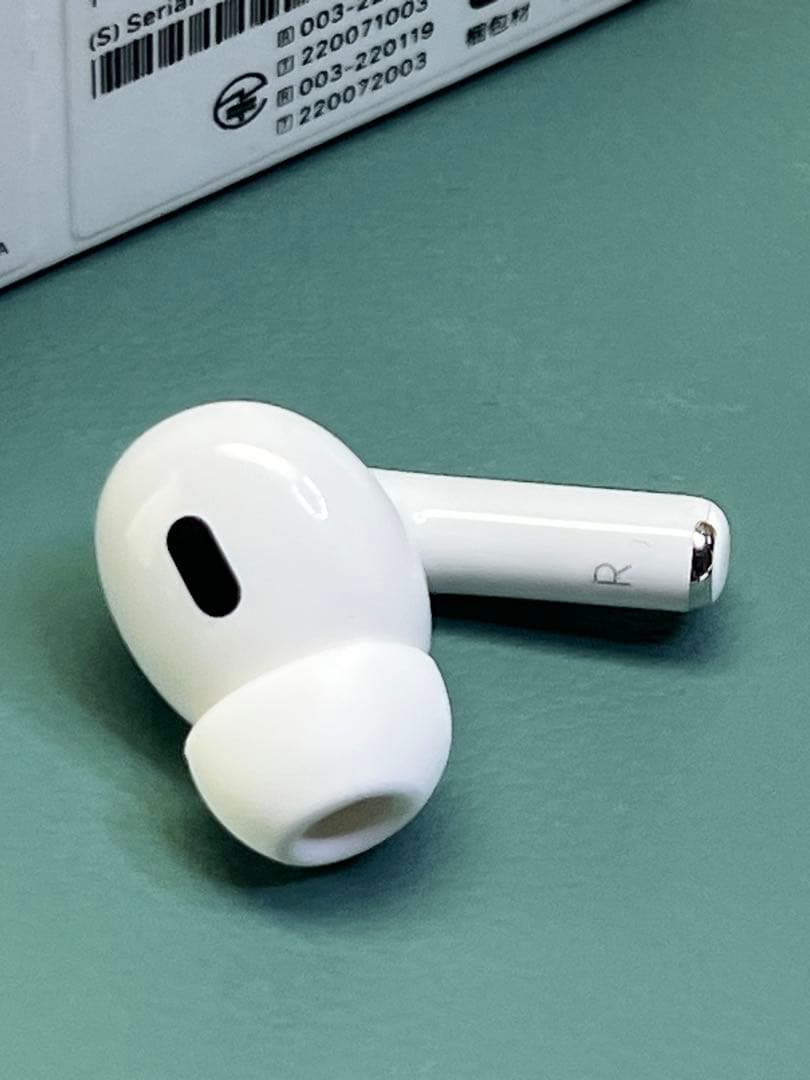 AirPods Pro（第2世代／USB-Cモデル）の右耳のみの出品美品