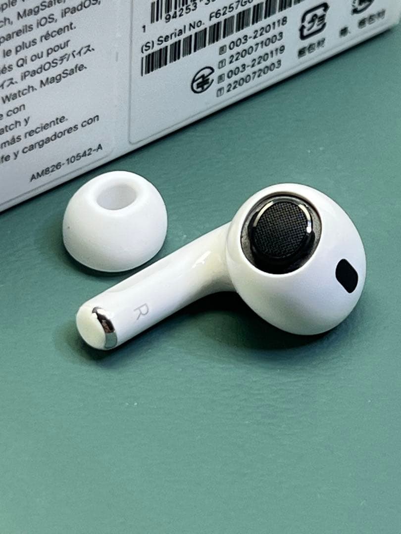 AirPods Pro（第2世代／USB-Cモデル）の右耳のみの出品美品