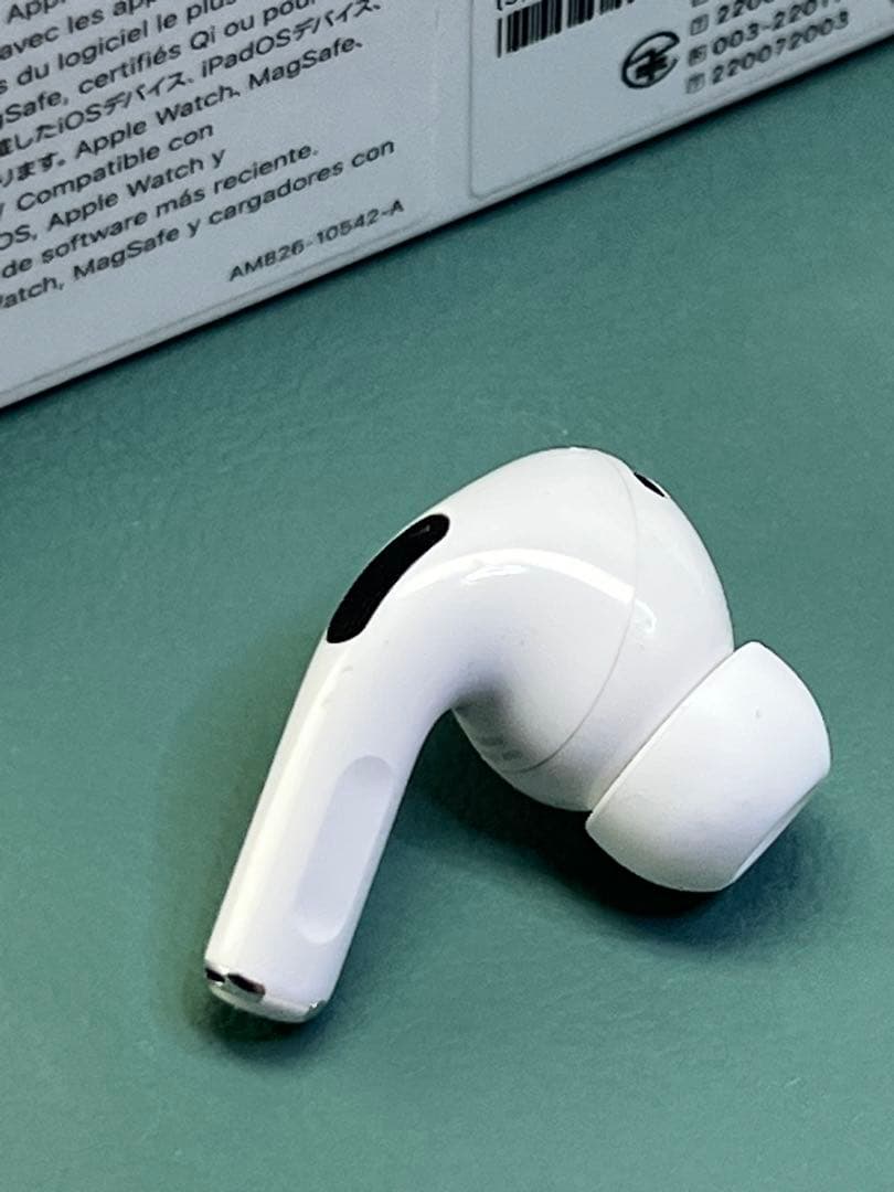 AirPods Pro（第2世代／USB-Cモデル）の右耳のみの出品美品