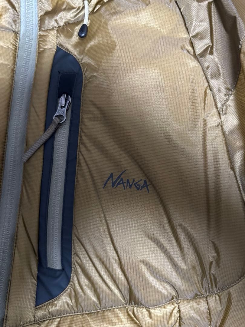 NANGA オーロラライトダウンジャケット　コヨーテ【チャック難あり】