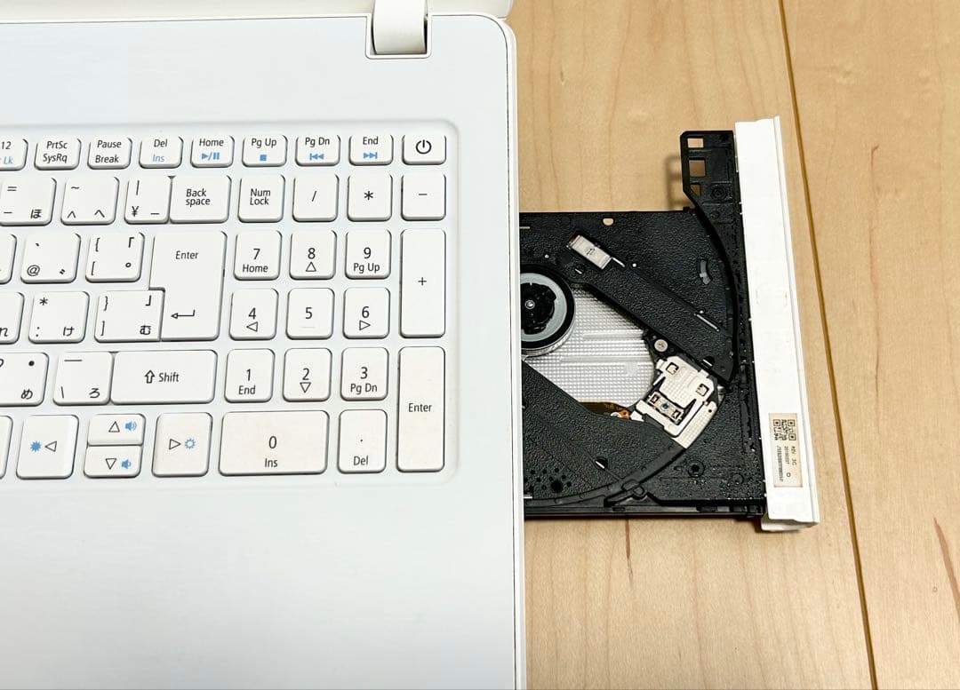 ノートPC ホワイト Corei5 SSD 256GB HDD 1TB オフィス