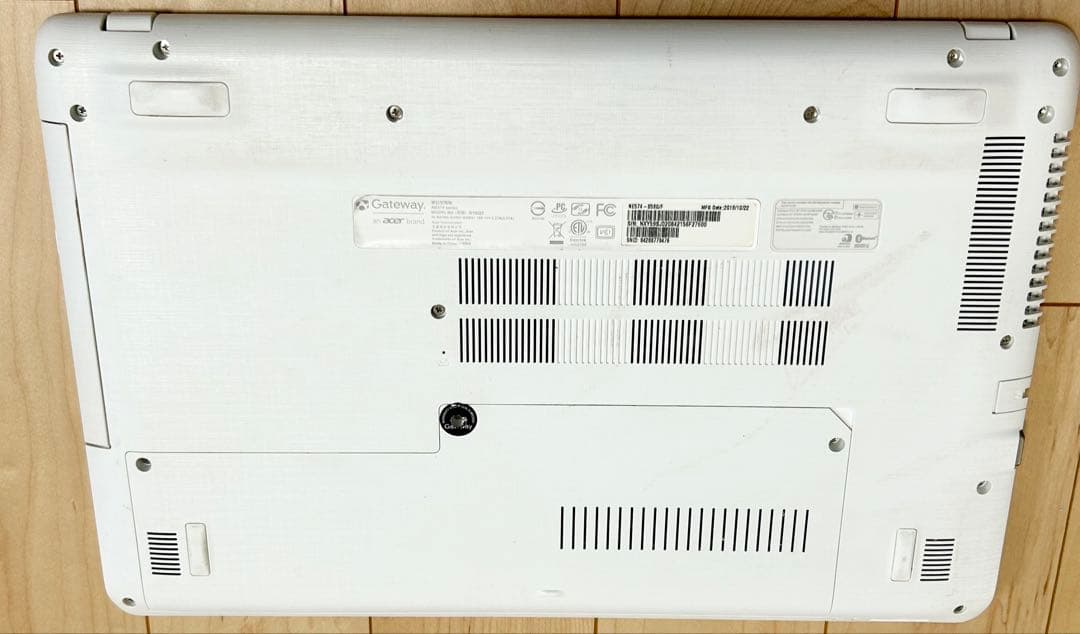 ノートPC ホワイト Corei5 SSD 256GB HDD 1TB オフィス