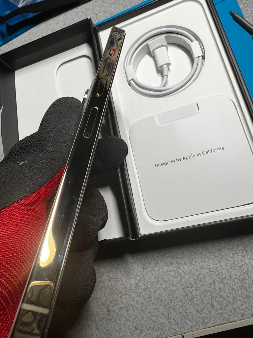 極美品　iPhone 13 Pro Max 256gb バッテリー100%