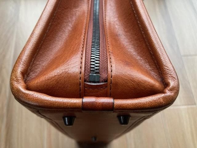 柏餅【状態良し】SLOW / スロー ビジネスバッグ 本革/レザー