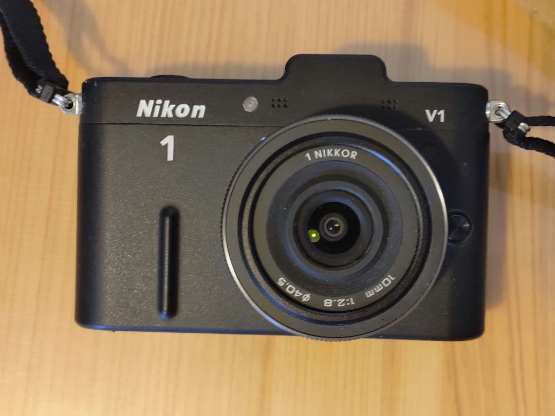 Nikon 1 V1 デジタルカメラ 10mmレンズ付き