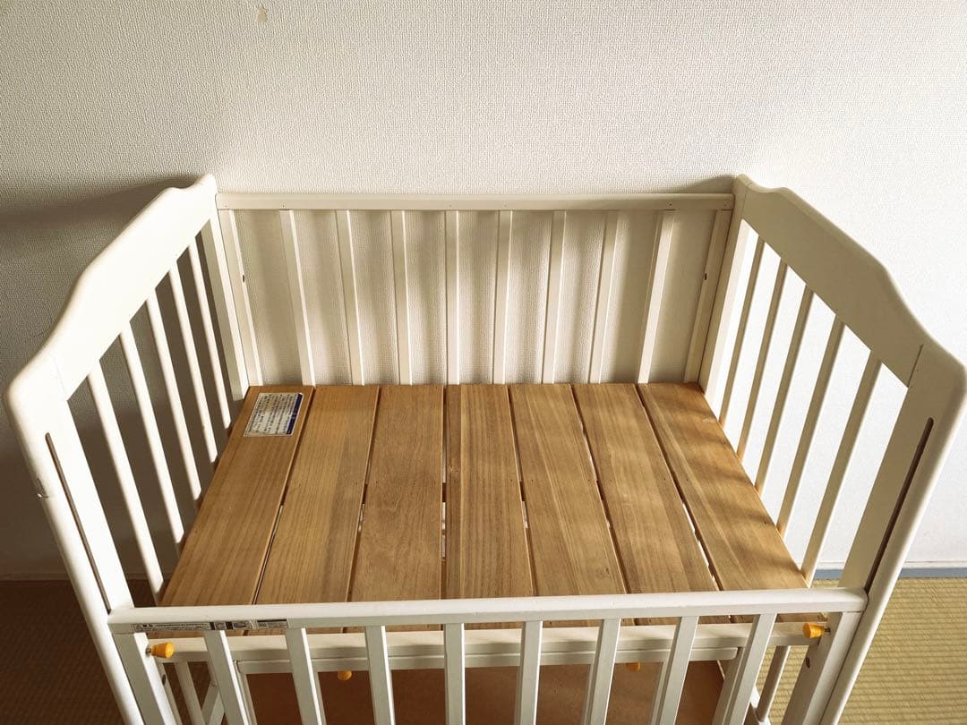 カトージのベビーベッド、布団、ベッドガード、敷きパッドのお得なセット